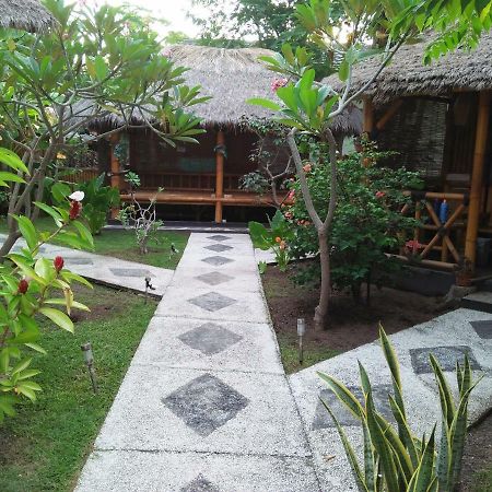 Tua Tua Keladi Bungalows Gili Air Exterior foto