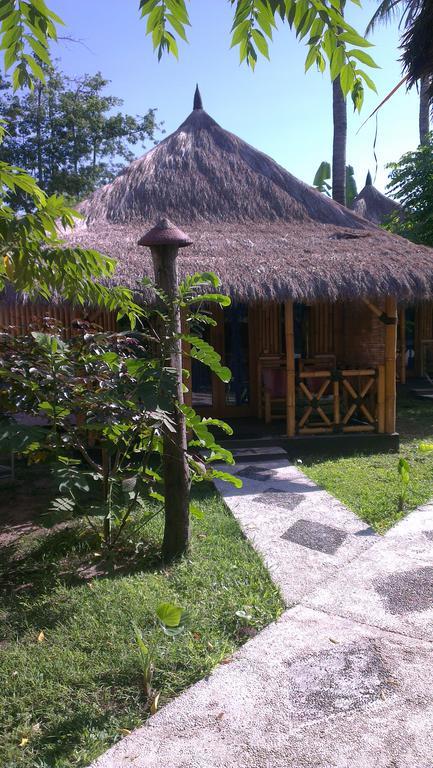 Tua Tua Keladi Bungalows Gili Air Exterior foto